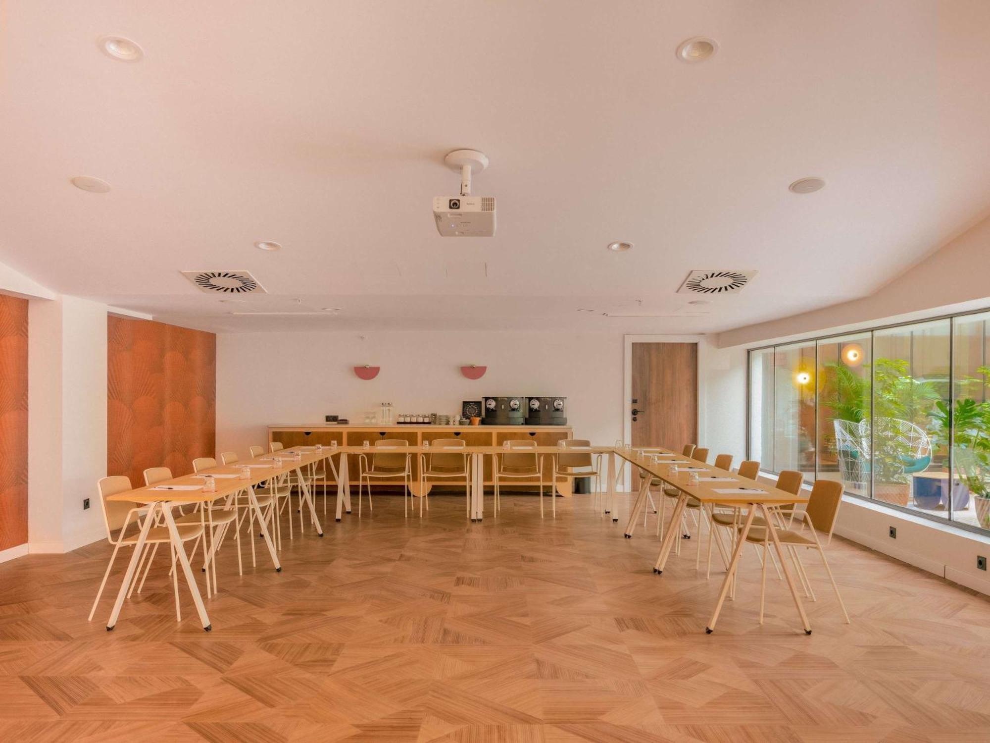 Ibis Styles Sevilla City Santa Justa Экстерьер фото