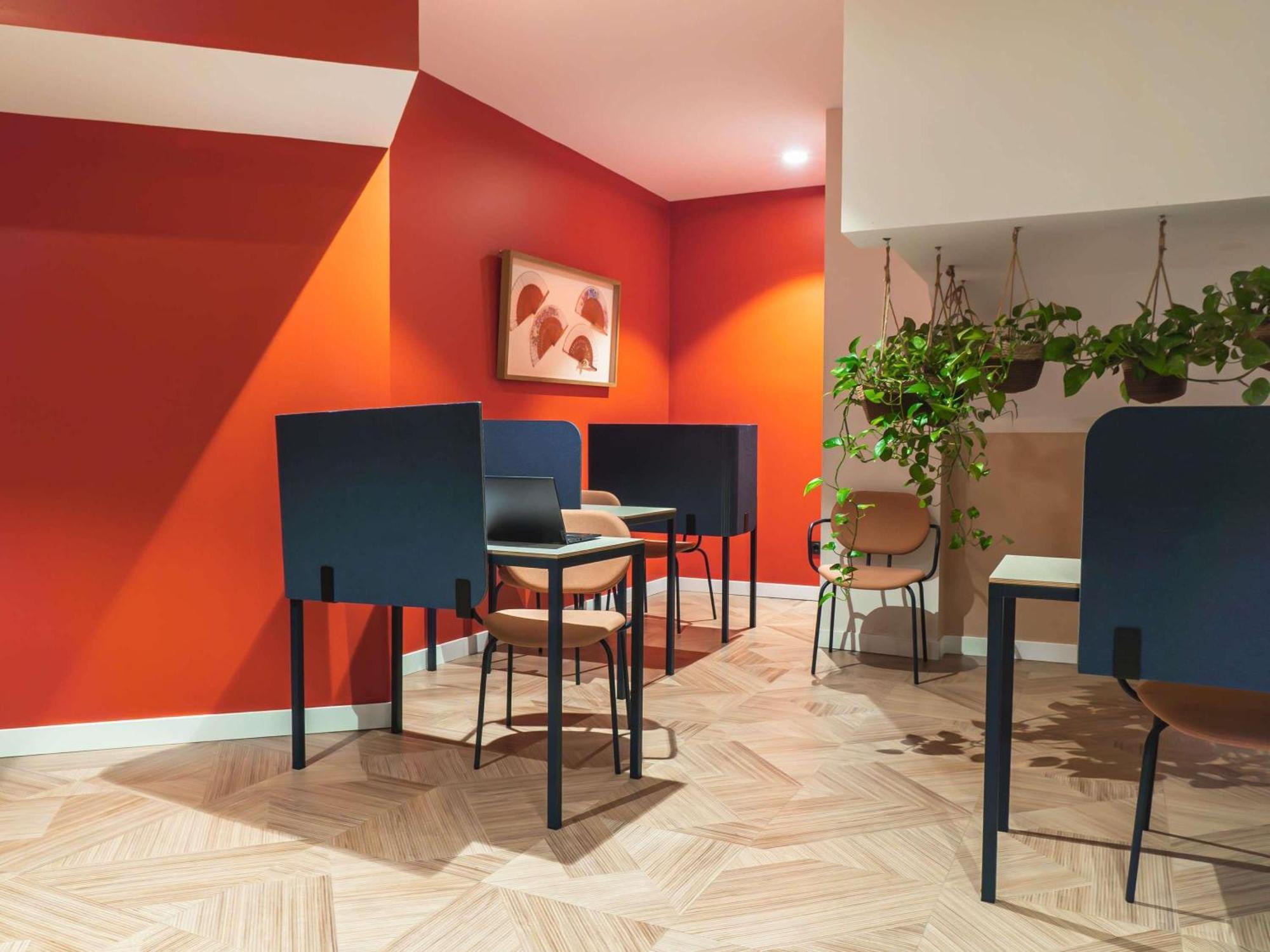 Ibis Styles Sevilla City Santa Justa Экстерьер фото